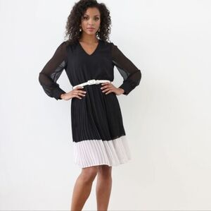 Cleo Petites Black & White Pleated Dress Size L